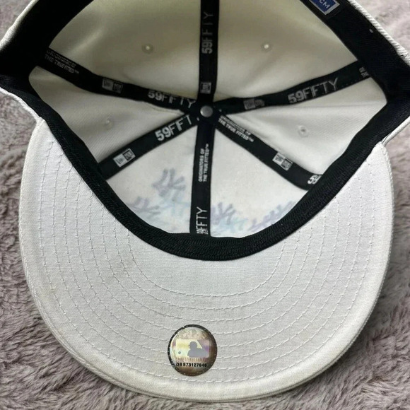 New York Yankee Hat White 7 3/4 59 Fifty New Era Genuine Merchandise Big Words - Picture 9 of 16